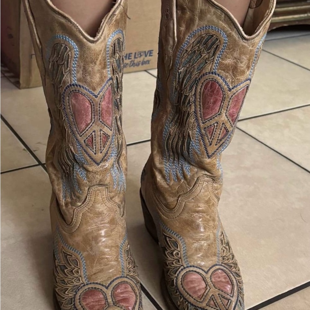Women's Tan and Pink Western Boots